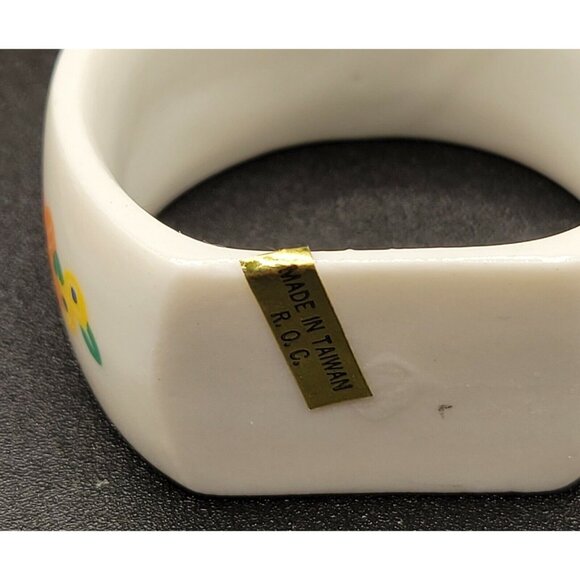 Current Inc Porcelain Napkin Rings Multi-Color Flowers Floral Set of 6 - Picture 6 of 7